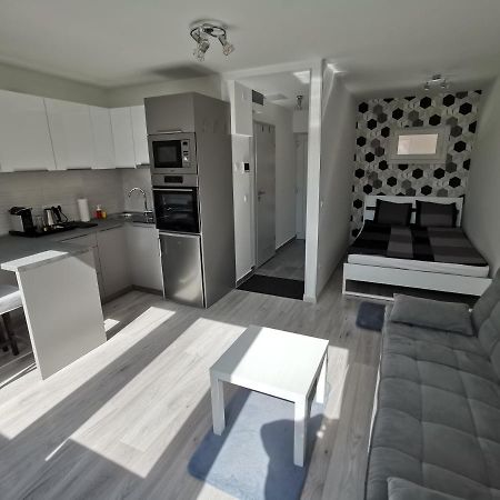 Antracit Apartman - Free Parking Pécs Exteriör bild