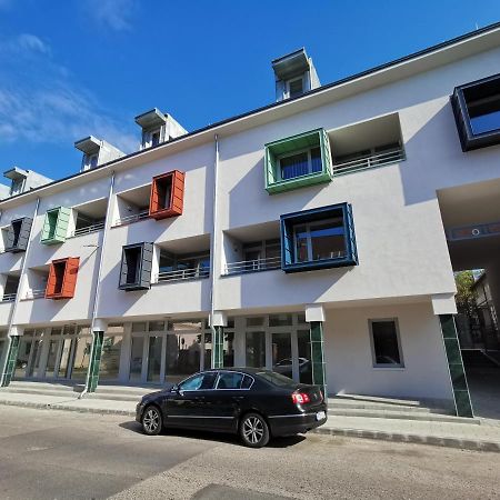 Antracit Apartman - Free Parking Pécs Exteriör bild
