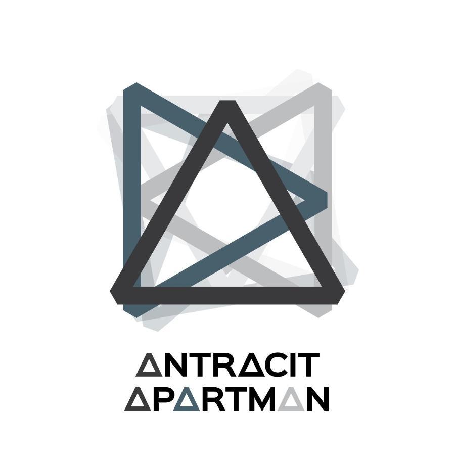 Antracit Apartman - Free Parking Pécs Exteriör bild